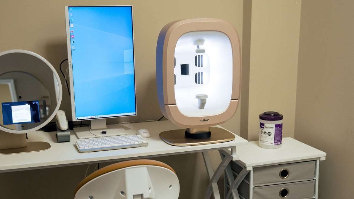 nuNAV 3D facial analysis device
